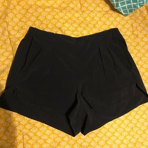 Lululemon shorts size 4